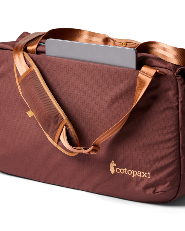 Viaje 45L Travel Duffel